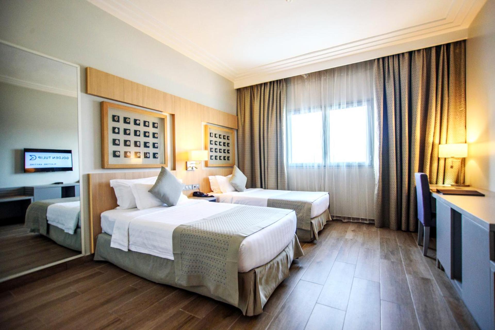 Отель Golden Tulip Le Diplomate Котону Экстерьер фото